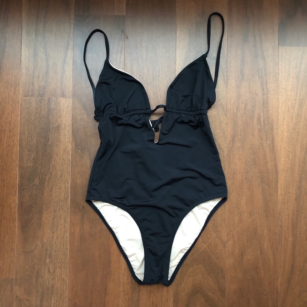 One piece Swimsuit - Picture 6 of 16